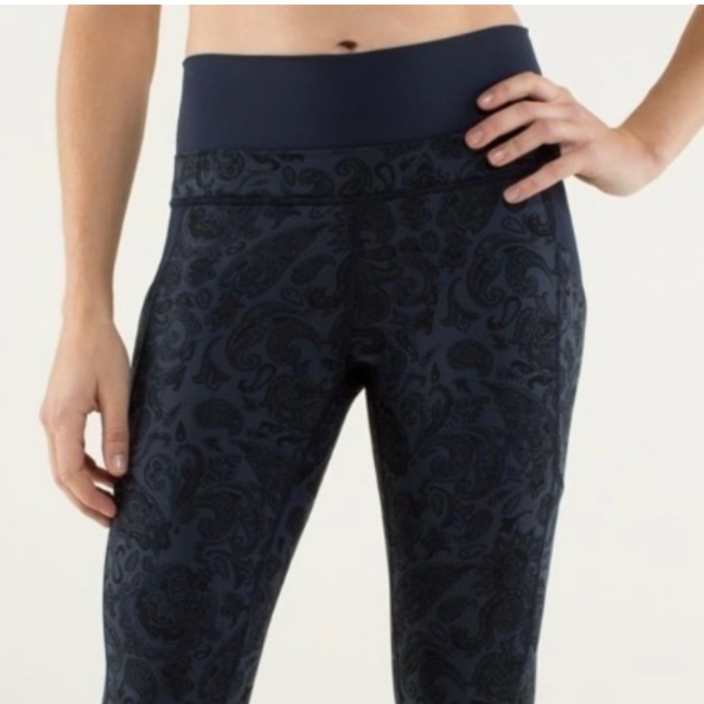 Lululemon En Route Crop legging Blue Paisley Jogger Full-on Luon Sz6​​​​​☀️​​